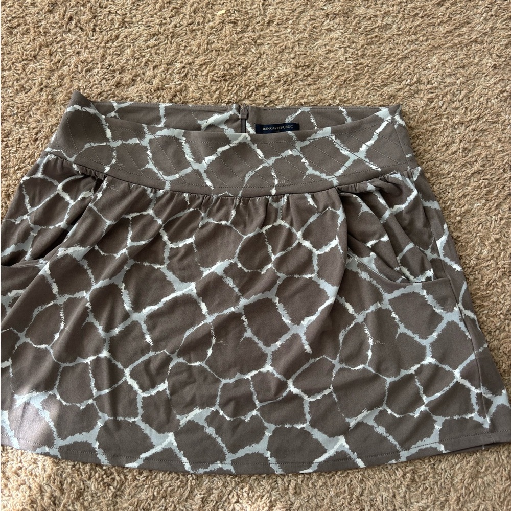 Banana Republic Brown and White Patterned Mini Skirt